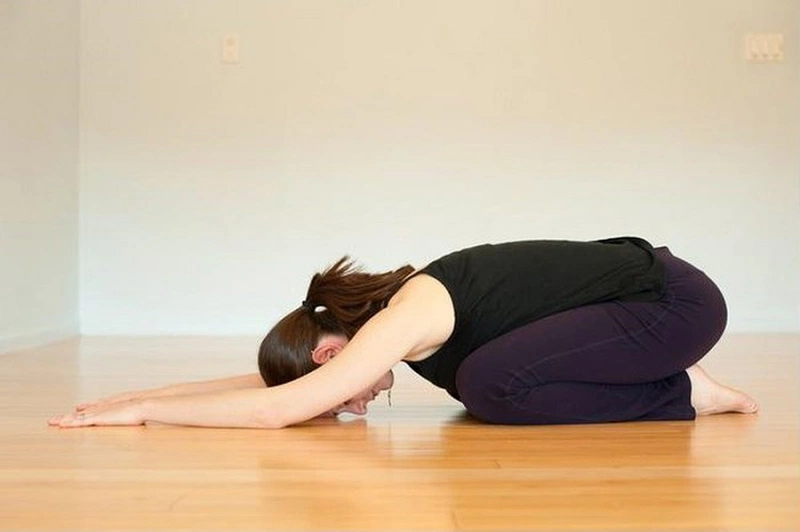 Cách thực hiện tư thế em bé trong yoga