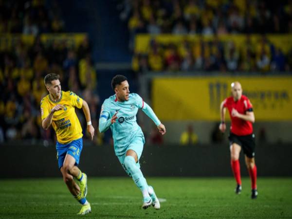 Tin Barca 5/1: Xavi chia sẻ về màn ra mắt của Vitor Roque