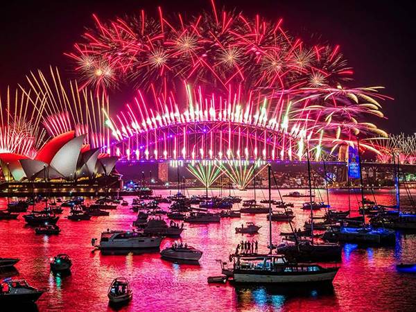 Ngắm pháo hoa báo hiệu trước một năm rực rỡ