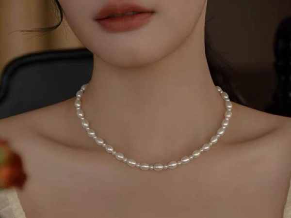 Mộng thấy người khác tặng bạn vòng ngọc trai