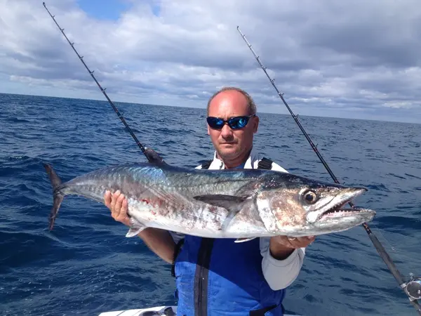 Nằm mơ thấy người khác câu được cá