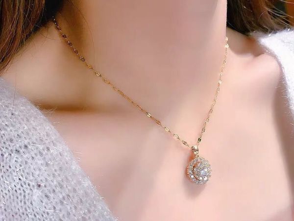 Ngủ mơ thấy được tặng dây chuyền vàng