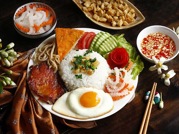 Ngủ mơ thấy cơm ẩn chứa điều gì tốt hay xấu?