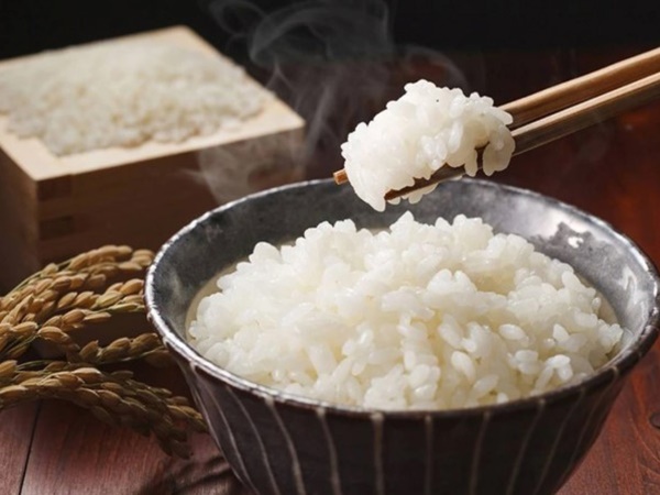 Ngủ mơ thấy cơm ẩn chứa điều gì tốt hay xấu?