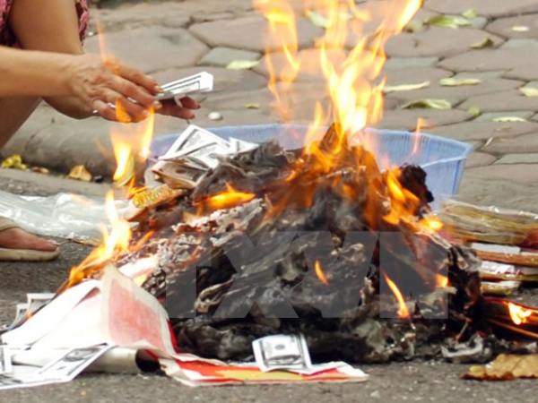 Chiêm bao thấy tiền vàng cháy