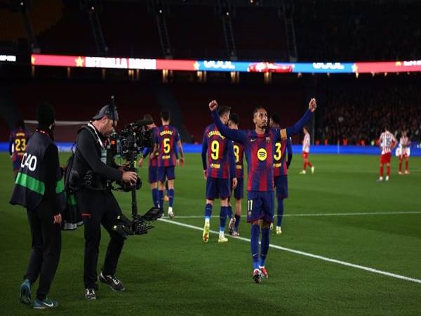 BĐ Tây Ban Nha: HLV Simeone khen ngợi Raphinha của Barca