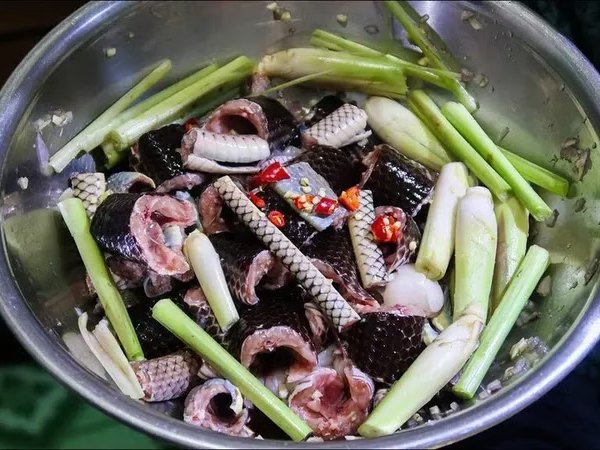 Nằm mơ thấy ăn thịt rắn là điềm gì may mắn hay xui xẻo