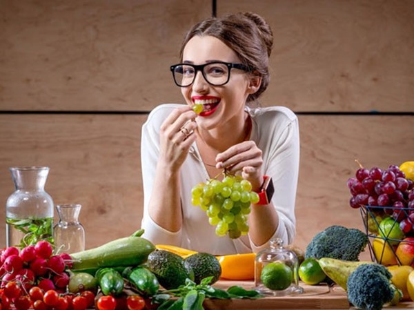 Nằm mơ thấy ăn trái cây điềm báo gì, tốt hay xấu?