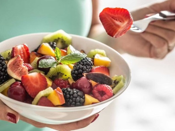 Nằm mơ thấy ăn trái cây điềm báo gì, tốt hay xấu?