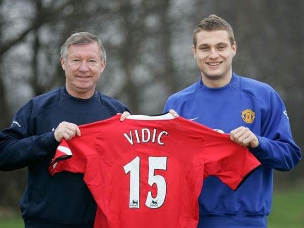 Số áo Vidic ở MU, Inter Milan và ĐTQG dấu ấn trung vệ thép