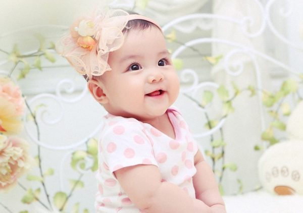 Nằm mơ thấy bé gái là điềm gì, chọn số gì trúng thưởng?